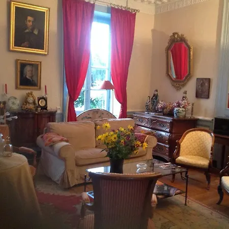 Chateau D'yseron Penzion Vallet